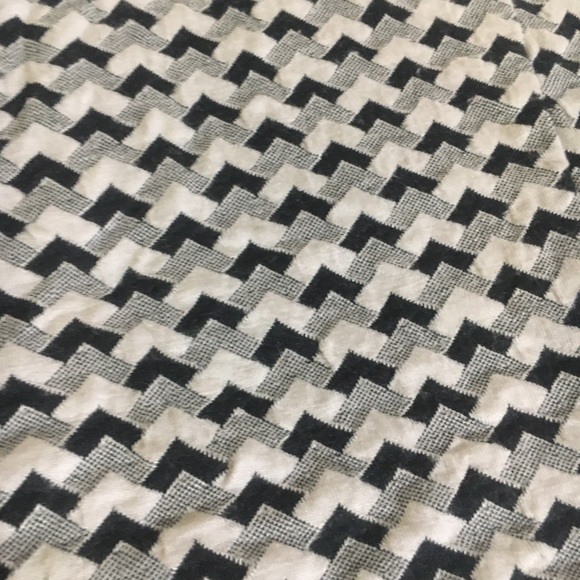 Co-set matching crop top and skirt - Picture 2 of 8